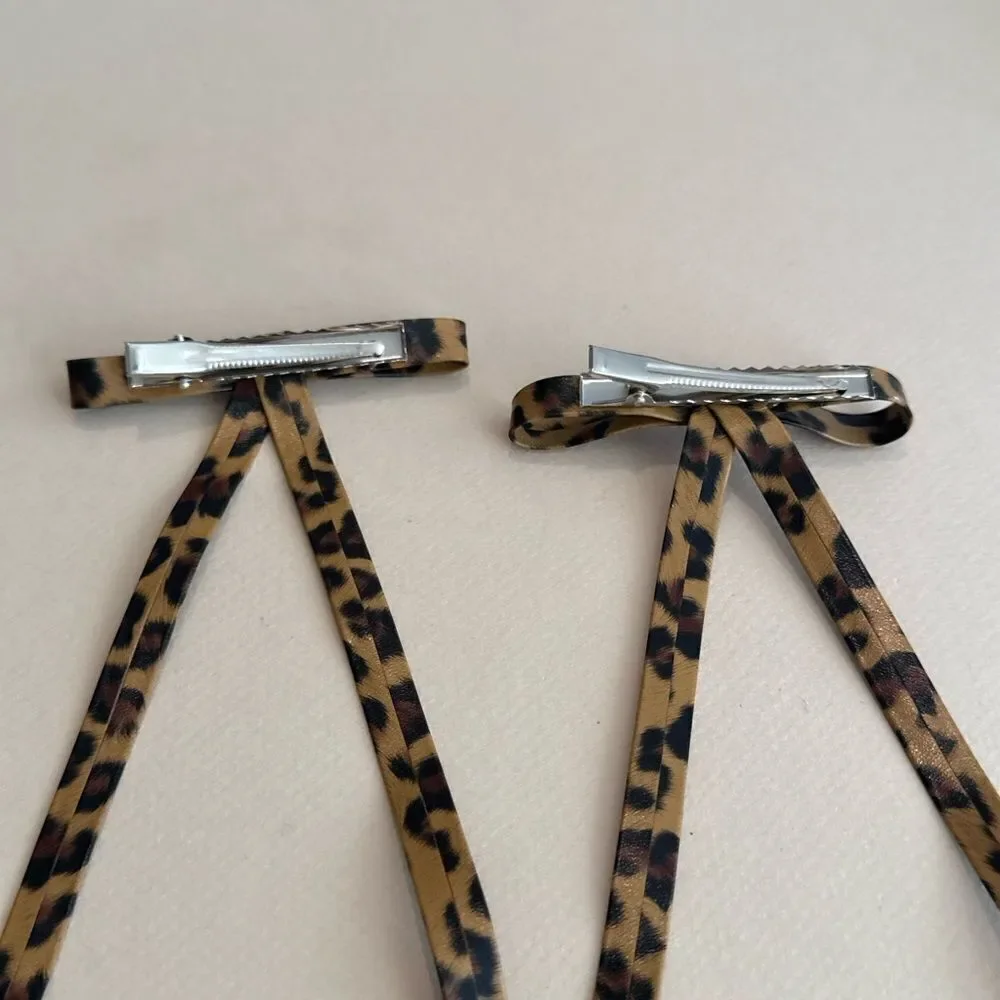 Cheetah hair clips M1154